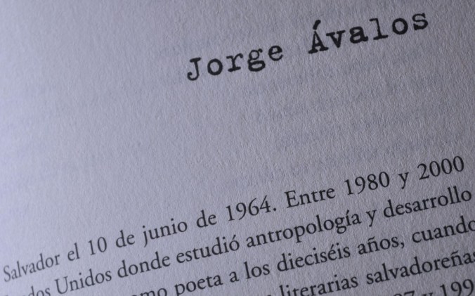 Foto de libro Jorge Avalos (2)